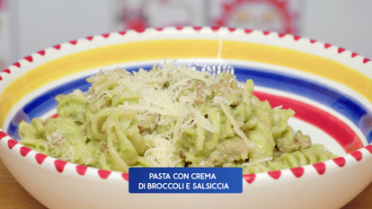 Pasta con crema di broccoli e salsiccia